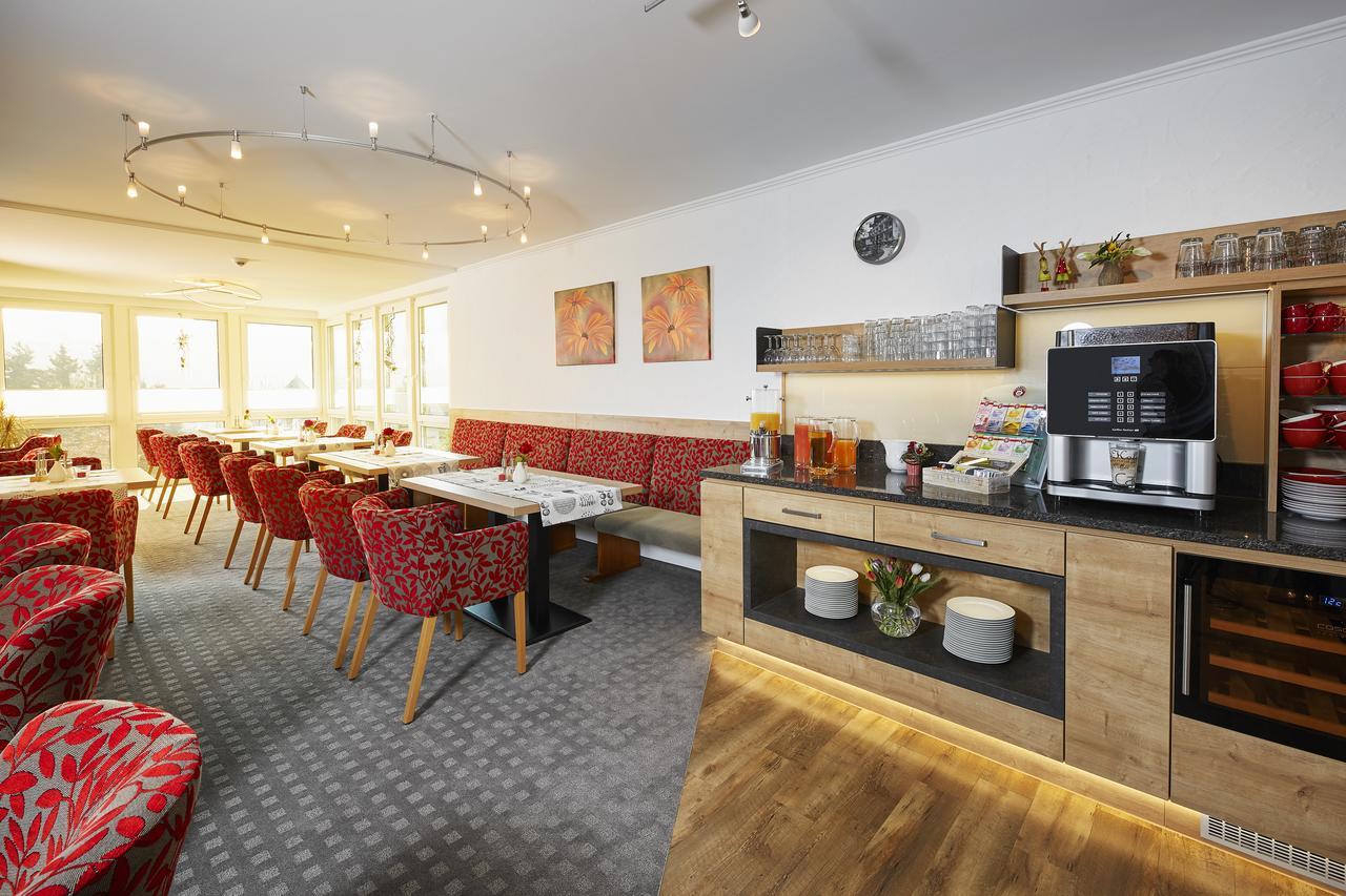 Hotel & Ferienappartements Edelweiss Вилинген Екстериор снимка
